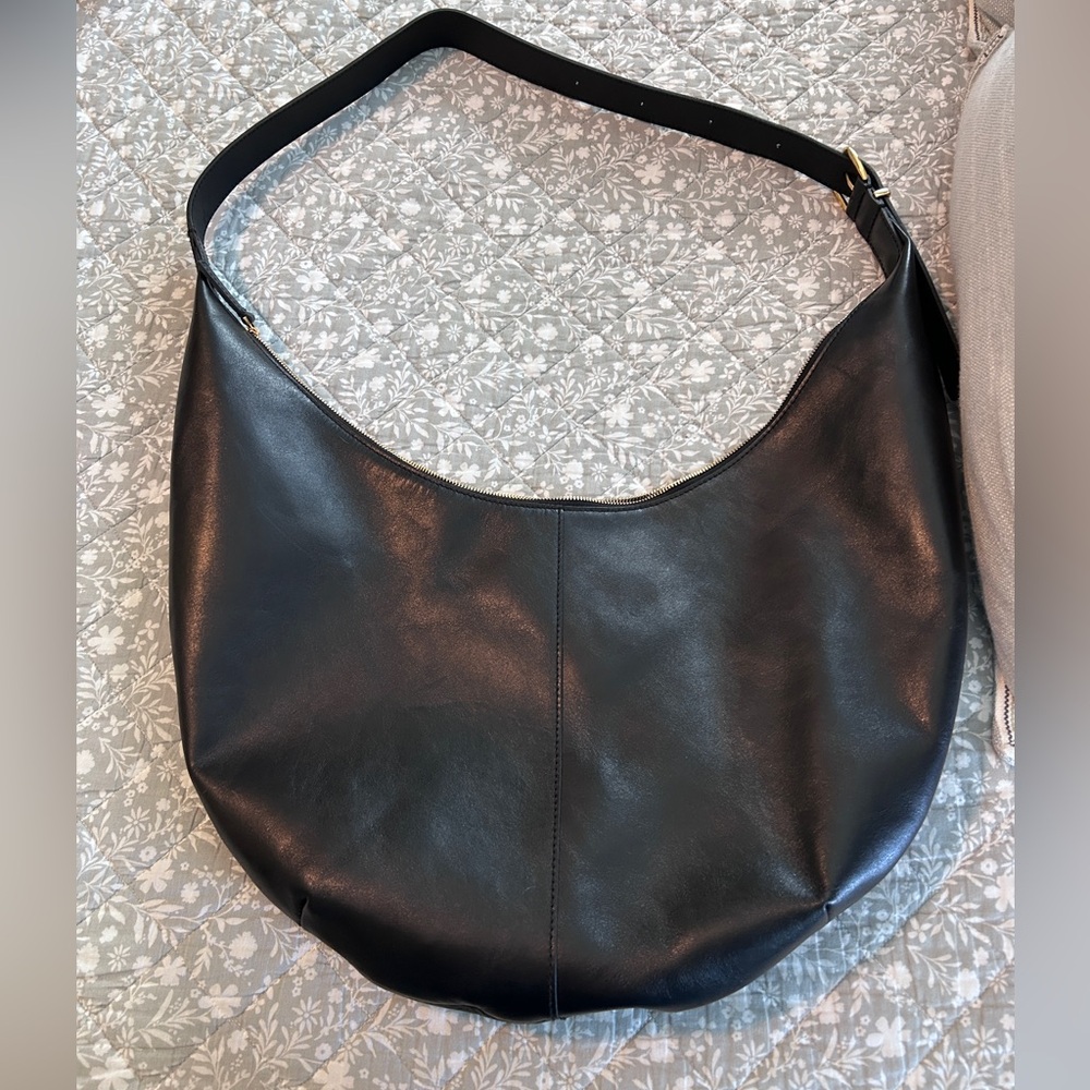 Madewell Black Leather Curve Zip Shoulder/Sling Bag NWOT